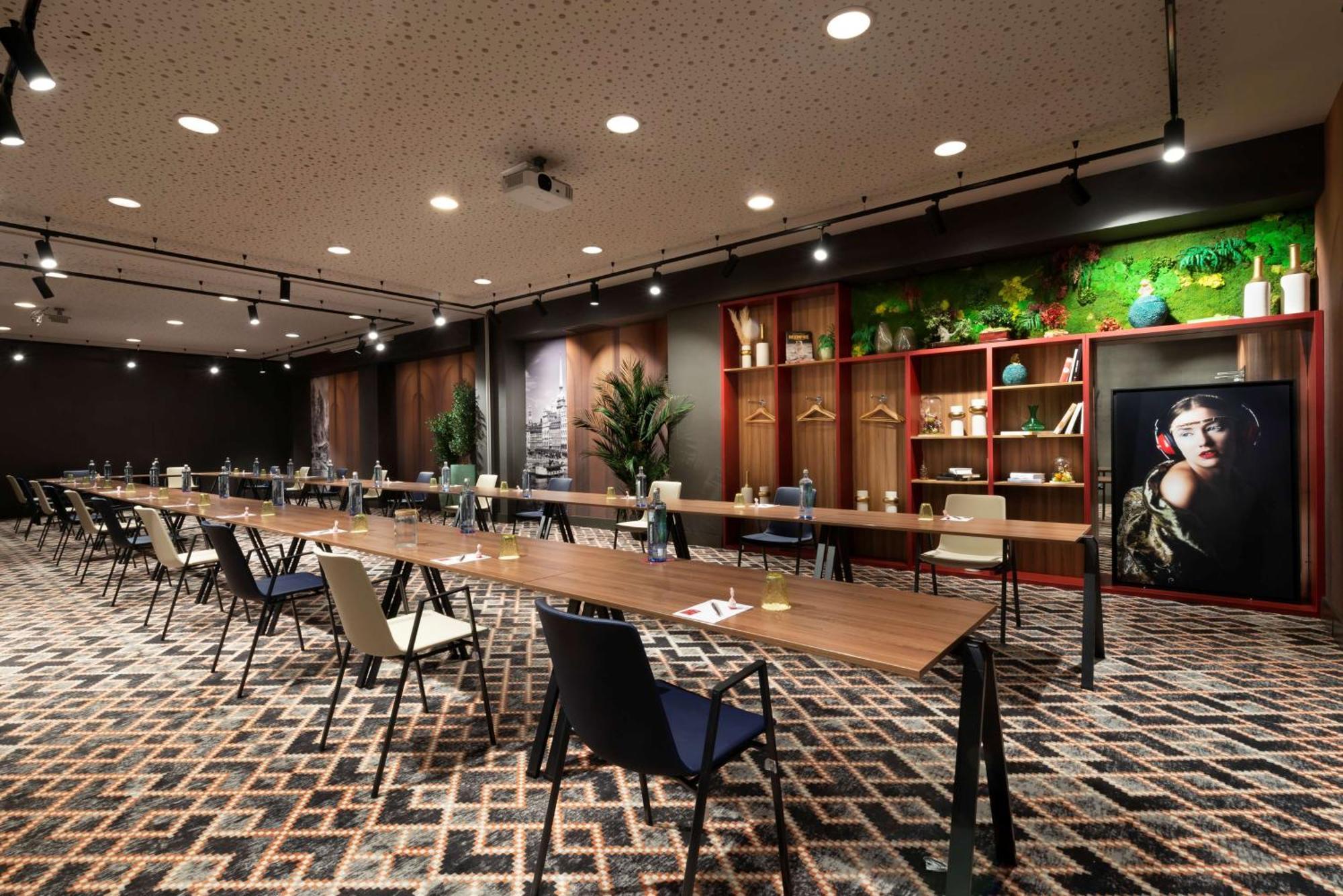 Nh Collection Madrid Suecia Otel Dış mekan fotoğraf The interior of the library
